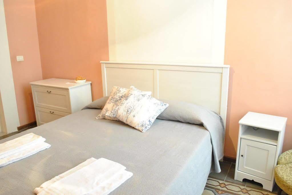 카타니아 A Casa Di Laura B&B 외부 사진